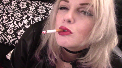Smoke Temptress Annie Vox - Smoking Fetish: Marlboro红色晃动的烟雾