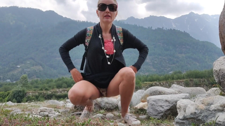 Abella Love: Nachytal jsem tu cizí holku, jak chčije