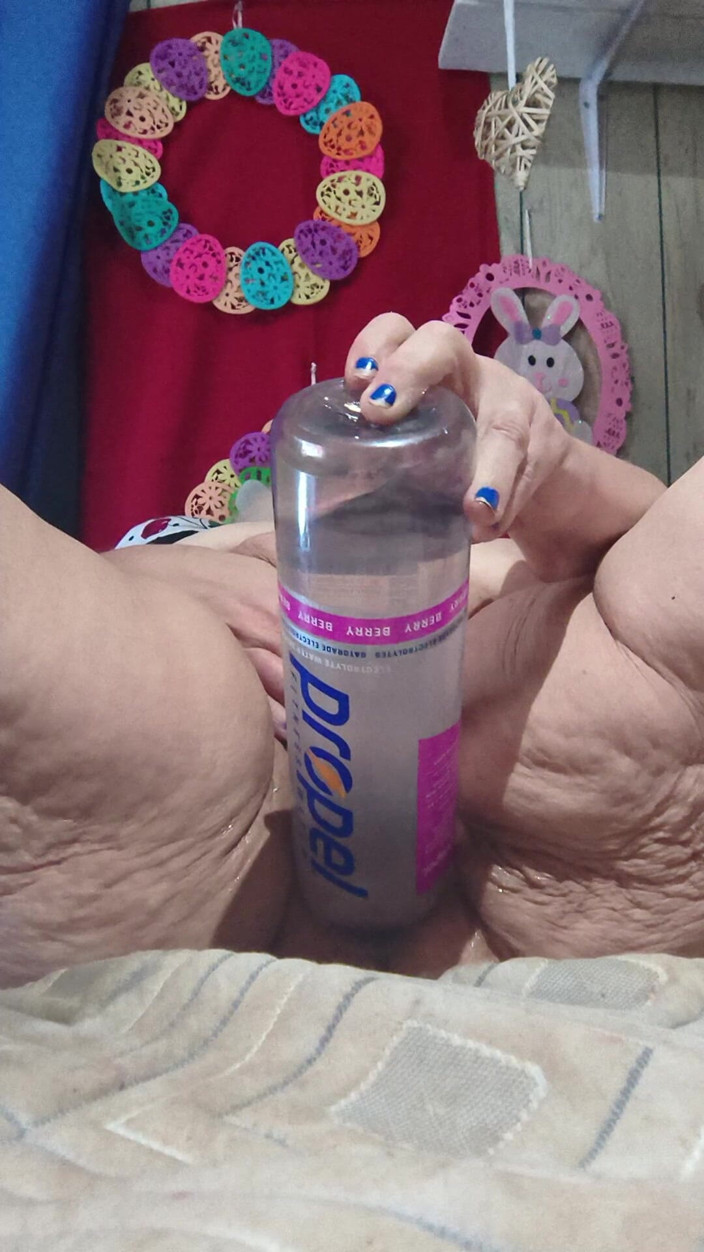 HerculesnVENUS: Memek becekku dimasukin itil pakai botol ukuran raksasa