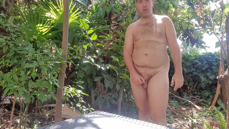Mirko2589: Nue dans le jardin