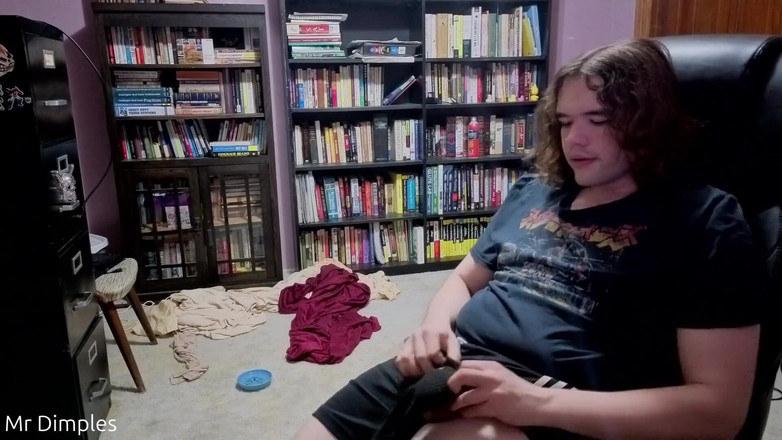 Mr Dimples: 靴の中に入った!