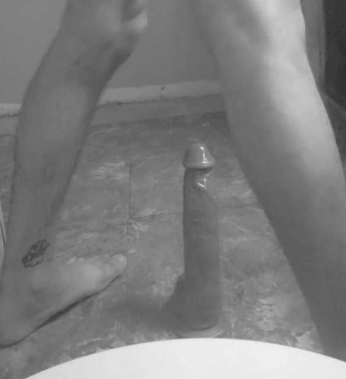 Natalie Slax: 渴望精液的妹子被大黑屌假阳具撑开