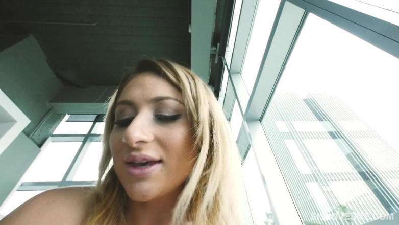 Sis Loves Me: Big booty stepsis sucks off her big dick stepbrother