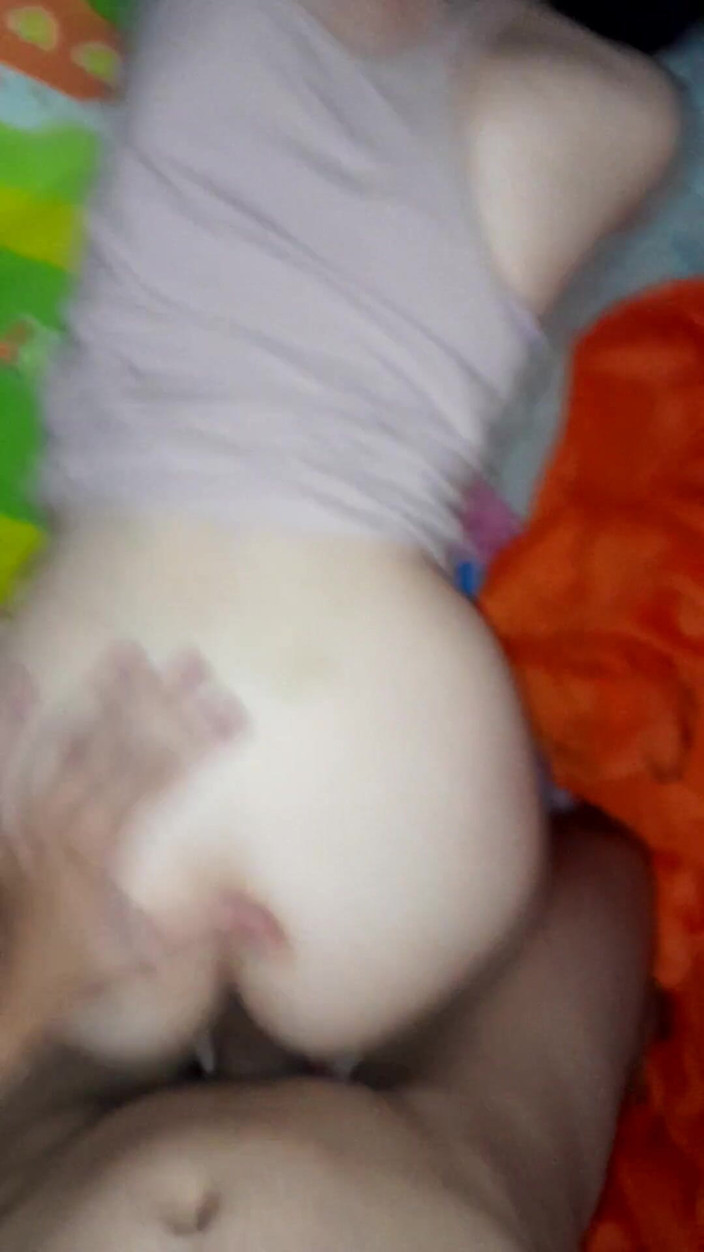 ZBsex: Bugün onu eğlendirmek zorundayım kızım bunu çok seviyor