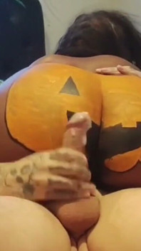 Noche de Halloween en casa de mi hermanastro