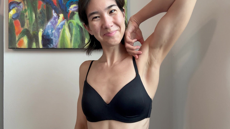 Ms Emmy Lynn: Armpit Worship, Black T-shirt Bra