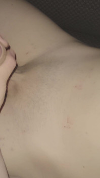 Iubit cu pulă mare care ejaculează în grijulie cu fundul tău iubiti, mână de ajutor