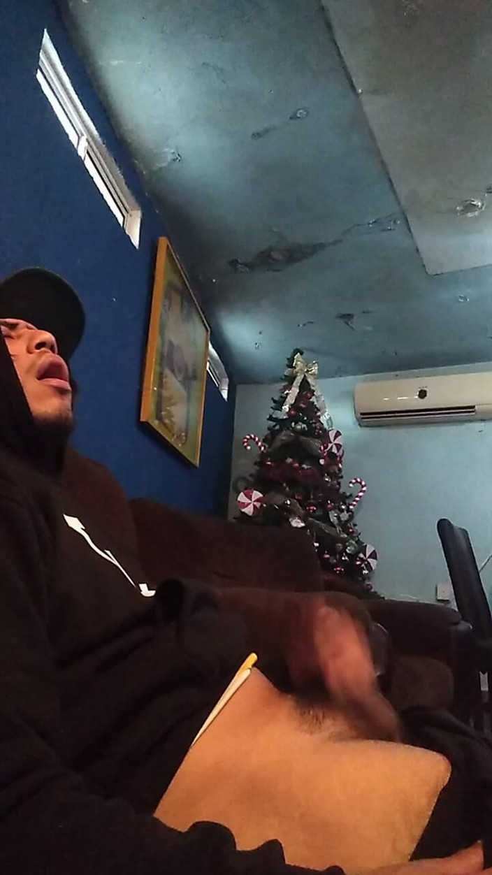 AlexAlejandro13: 화장실에서 즐거운 시간을 보내고 싶다. 가능한 한 뜨거운 시간을 보내고 싶다