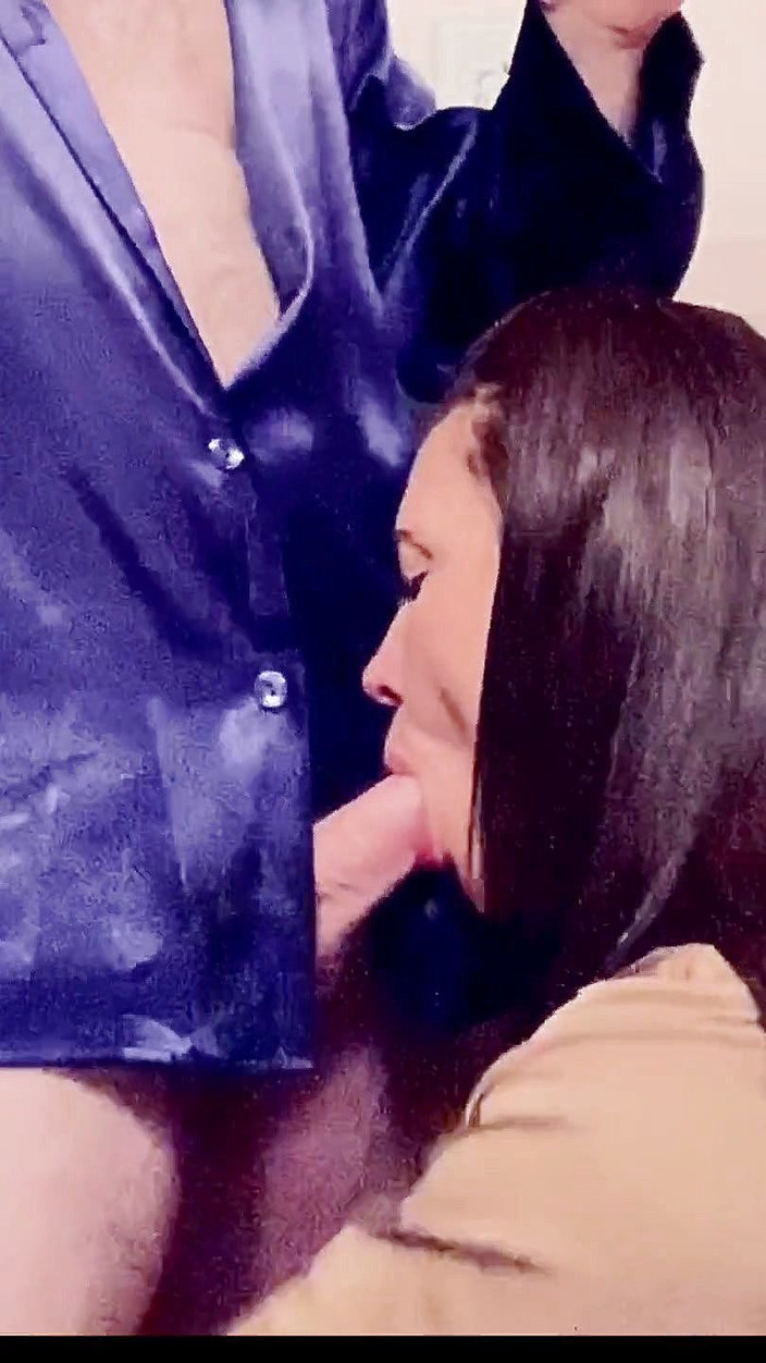 Satin Fetish King: 새틴 미시 자지 빨아주는 육덕진 로열 블루