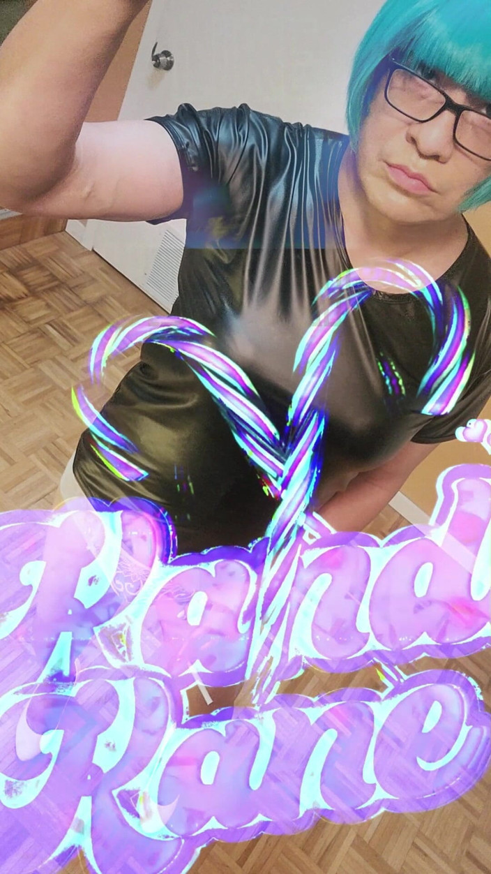 kandiKane: Seksowna maminsynek dziwka bawi się swoją ciasną małą dupą