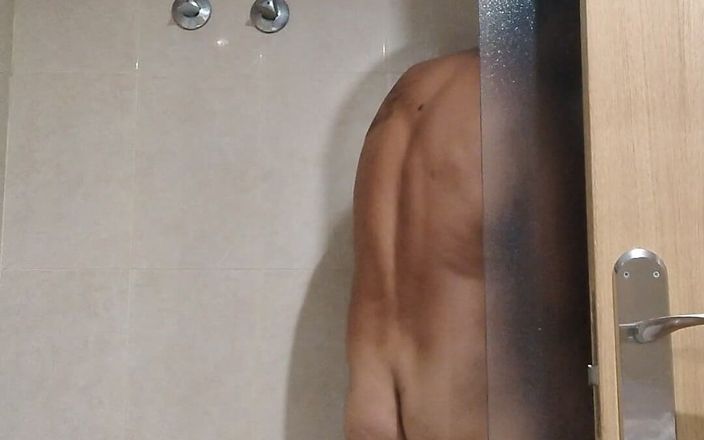 Boy top Amador: 好好洗一次澡