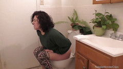 Natalie Wonder: Pervertido ponto de encontro no banheiro enquanto fala sobre meus...