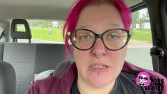 Abby Strange: 在高速公路休息站撒尿