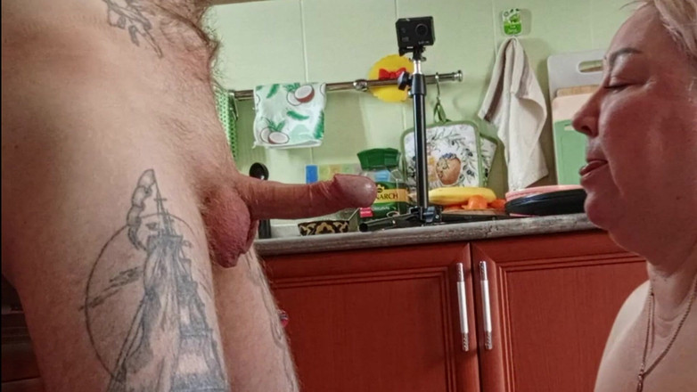 Zona901: Я дрочу и сосу член моего зять и получаю порцию спермы на мое лицо