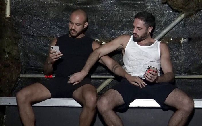 Gaybareback: Bairon Hell knullad barebakc av Patrick Dei