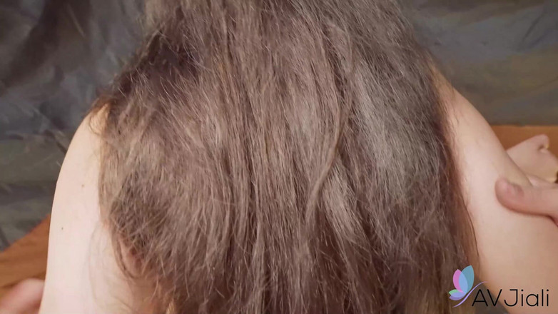 AV Jiali: ラナコと友達がキャンプに行き、テントの中で犯されてしまう