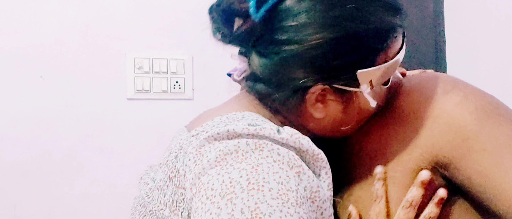 Xpriya sex: Seksi priya yenge yeşil sari içinde sakso çekti.