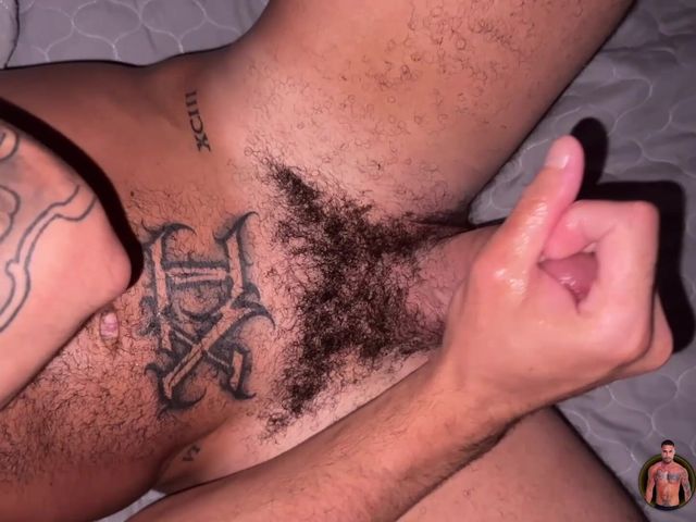 Ricky Xl Solo Jerk off Straight Guy Blows Huge Load (Let them watch)
