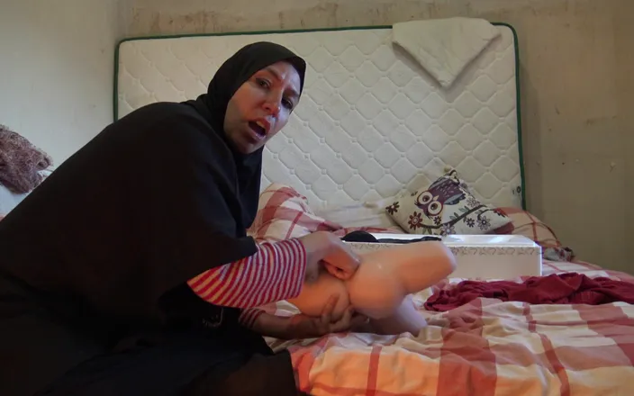 Souzan Halabi: This Muslim Woman Is Crazy! She Wants to Have Lesbian...