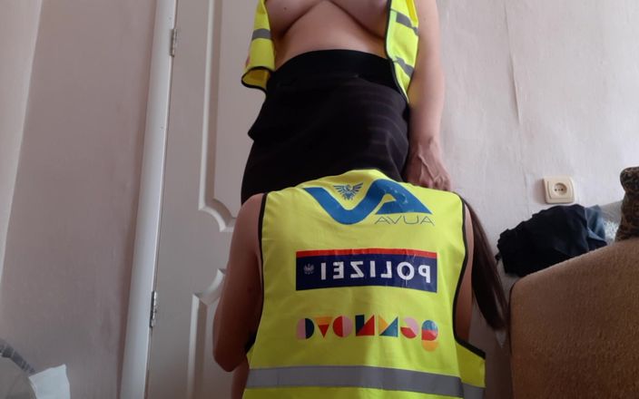 Lesbian-illusion: Dos chicas policías follando duro