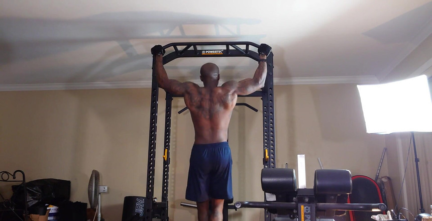 Hallelujah Johnson: 내 저항 훈련 운동 핵심은 Lumbo-골반 엉덩이 복합체를 구성하는 구조물에 의해 정의됩니다.