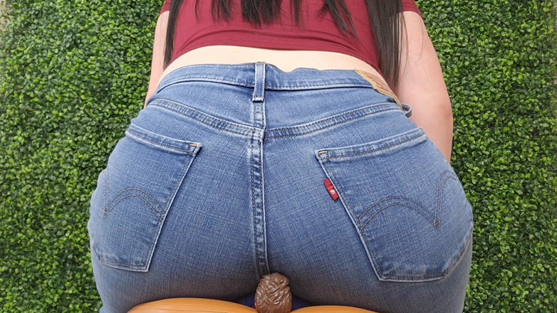 Julia Ryan: Nasty Jean Farts