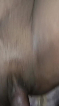 La vera ragazza indiana con la figa bagnata viene scopata duro