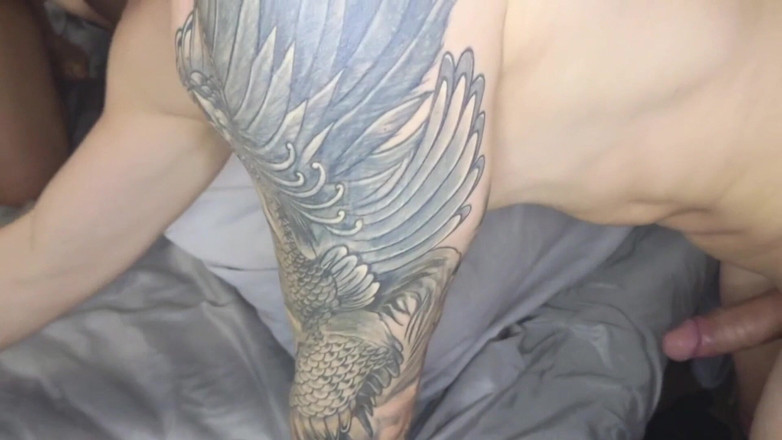 Sexbogove36: Неслухняна падчерка дражнить вітчима на камеру і отримує жорсткий