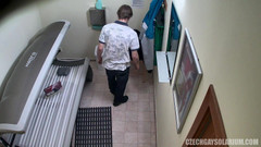 Czech Gay Solarium: Tsjechische homo Solarium 33 speelse twink betrapt op camera