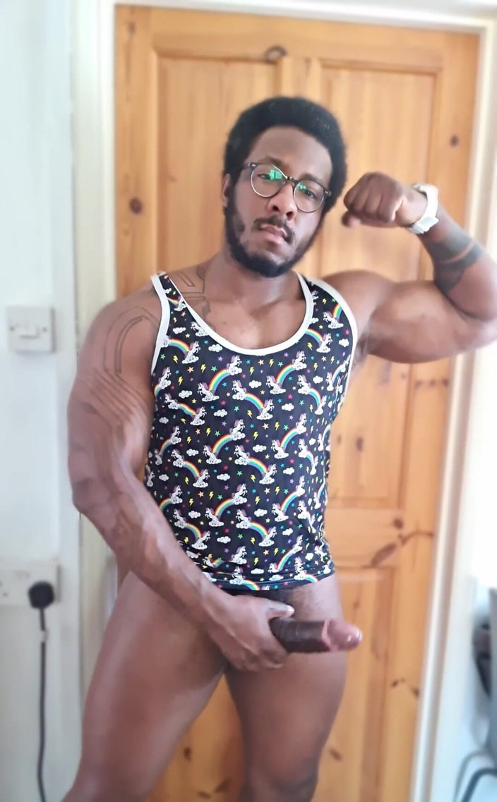 Amadeus: 4 Temmuz'un sonlarında gökkuşağı yeleğımı mutlu mu seviyorsun