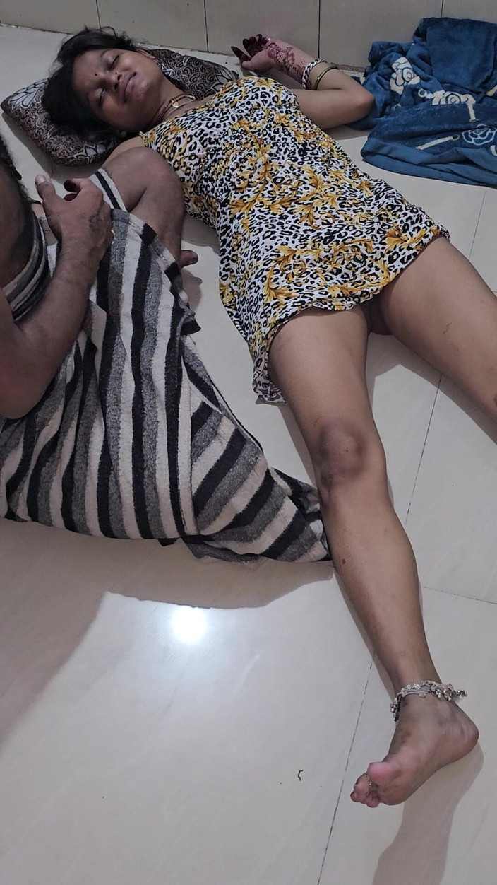 Aalox: Indisch Desi-meisje vriendin seks in privékamer