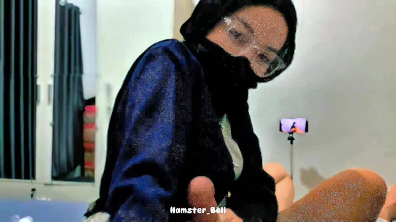 Hamster_Ball: Malezya'da bir İslam üniversitesinde bir öğretim görevlisini sikişmeye davet etmek