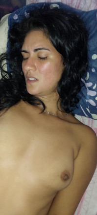 Vanessinha bekam einen vibrator und kam, während sie sex damit hatte