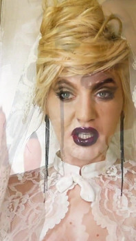 Femdom sexkisses con lápiz labial