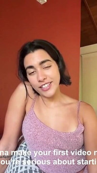 Îmi ajut prietenul să debuteze făcând primul său videoclip porno!