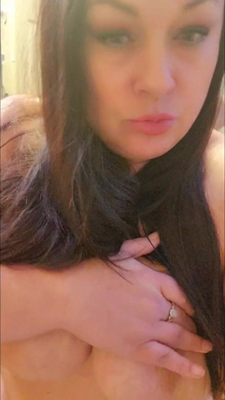 Bellacarina94: Sexy BBW Cougar Bellacarina94 plays with her ties