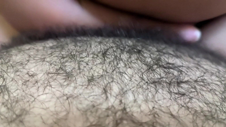 Ebony Arab: Călărind pula prietenului soțului meu, în ciorapa arabă