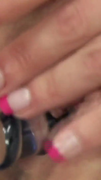 Jewels West - casting porno de 18 años de edad, puta de pelo dorado disfruta penetrando un juguete sexual y tocándose