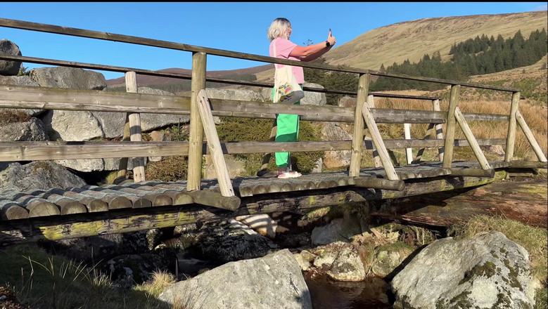 Emma Voyeur: Pris En Train De Caresser En Public... Elle M’a Aidé À...