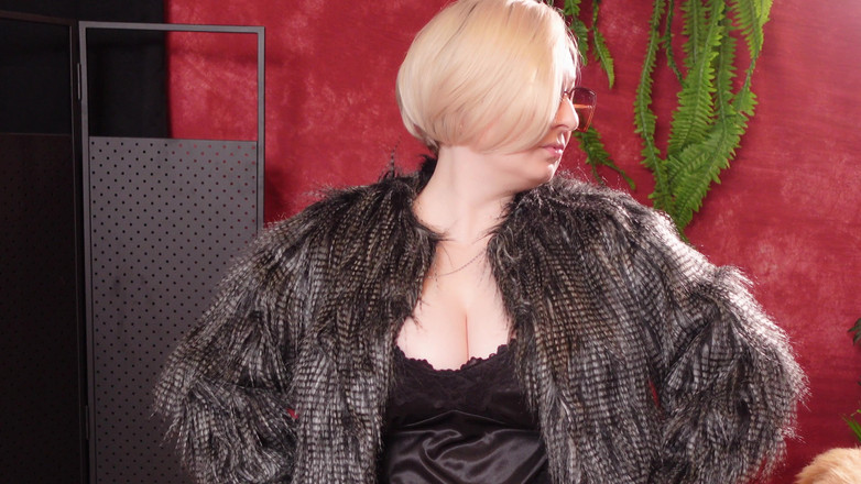 Arya Grander: Ateşli kürk manto koleksiyonu - bölüm 3. Fetiş orta yaşlı seksi kadın...