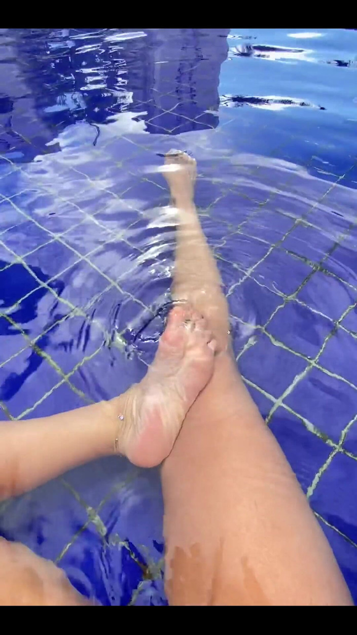 KiffaFeet: 泳池日