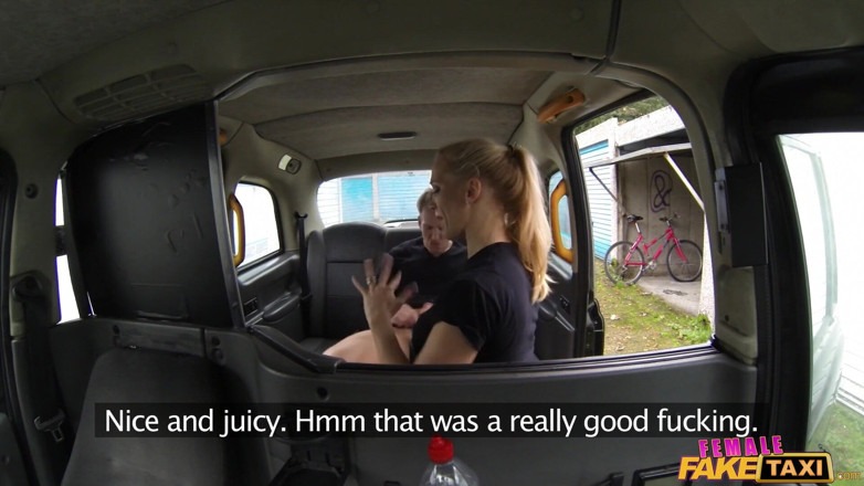 Female Fake Taxi: Weibliche Fake Taxi - studentin und fahrerin beim ficken erwischt