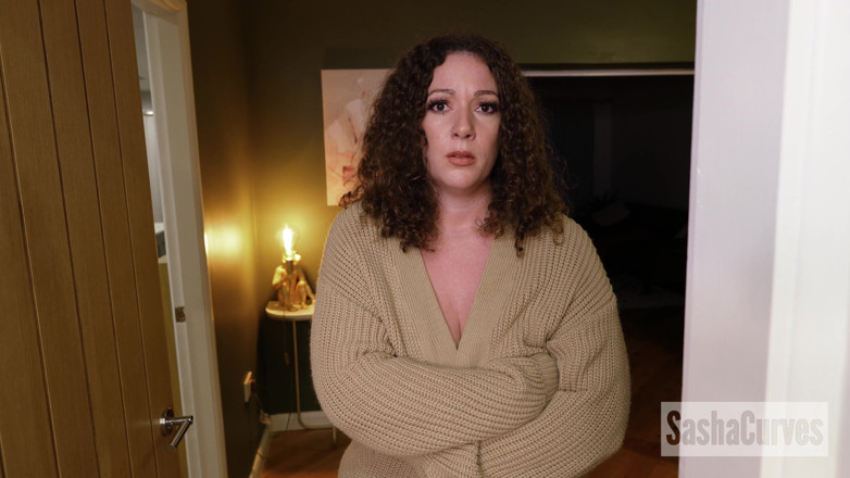 Sasha Curves: Üvey anne, üvey oğul ve üvey anne tabu aşk üçgeni