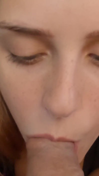 Prepucio mamada y jugar w mirilla 4k60fps