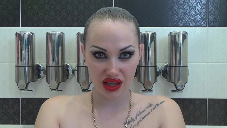 Goddess Misha Goldy: Bibir menghirup, bercium, muka itik dengan bibir merah yang besar