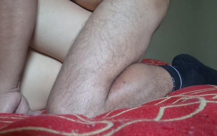 Our threesome adventures: Si jalang submisif dikongkek zakar besar