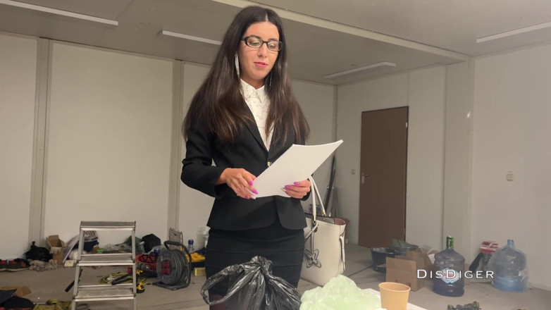 Dis Diger: Fucked the Wife of the Boss at Work in the...
