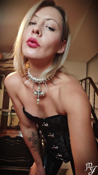 Ass in Latex - Mistress Julia