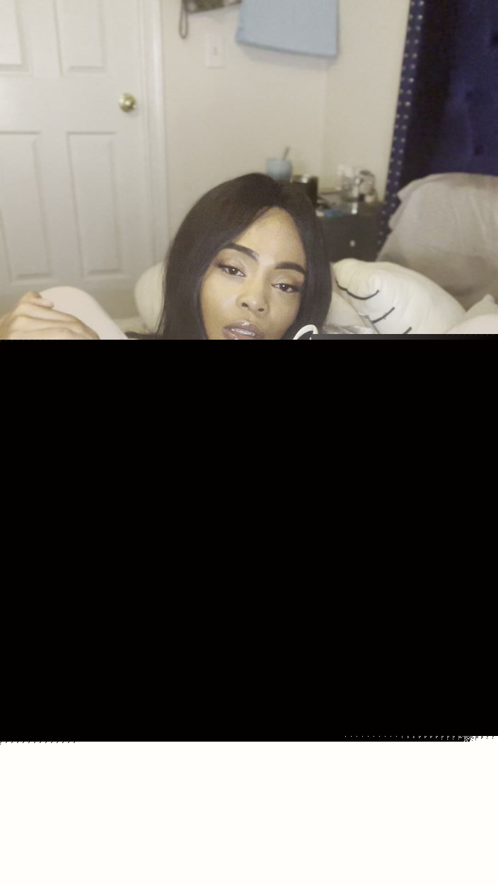 Buttahscotch Barbie: Pepek eboni mencengkam batang ketat