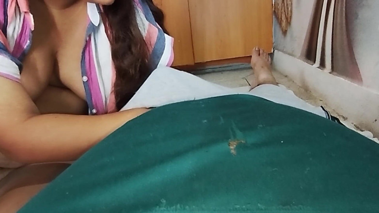 AnnielLo: GF desi menggosok kontol &amp; disetubuhi dengan keras di rumah pertanian...